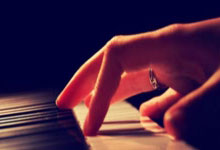 股票平台哪家好:买股票要去哪里开户正规-“CPO三杰”携手新高！成交总额刷历史纪录 通信板块领跑市场 指数估值情况一览